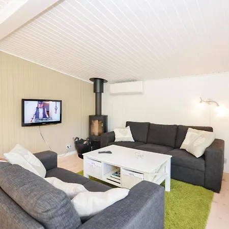 Three-bedroom In Vaggerlose * Bøtø By