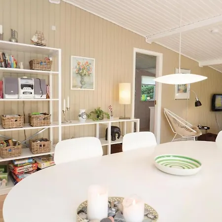 Three-bedroom In Vaggerlose *