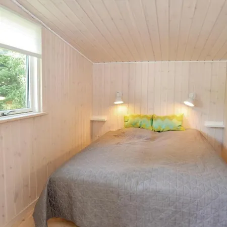 Three-bedroom In Vaggerlose * Bøtø By