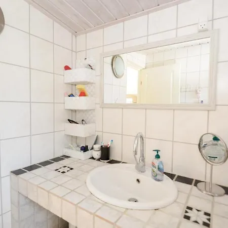 Three-bedroom In Vaggerlose Hébergement de vacances Bøtø By